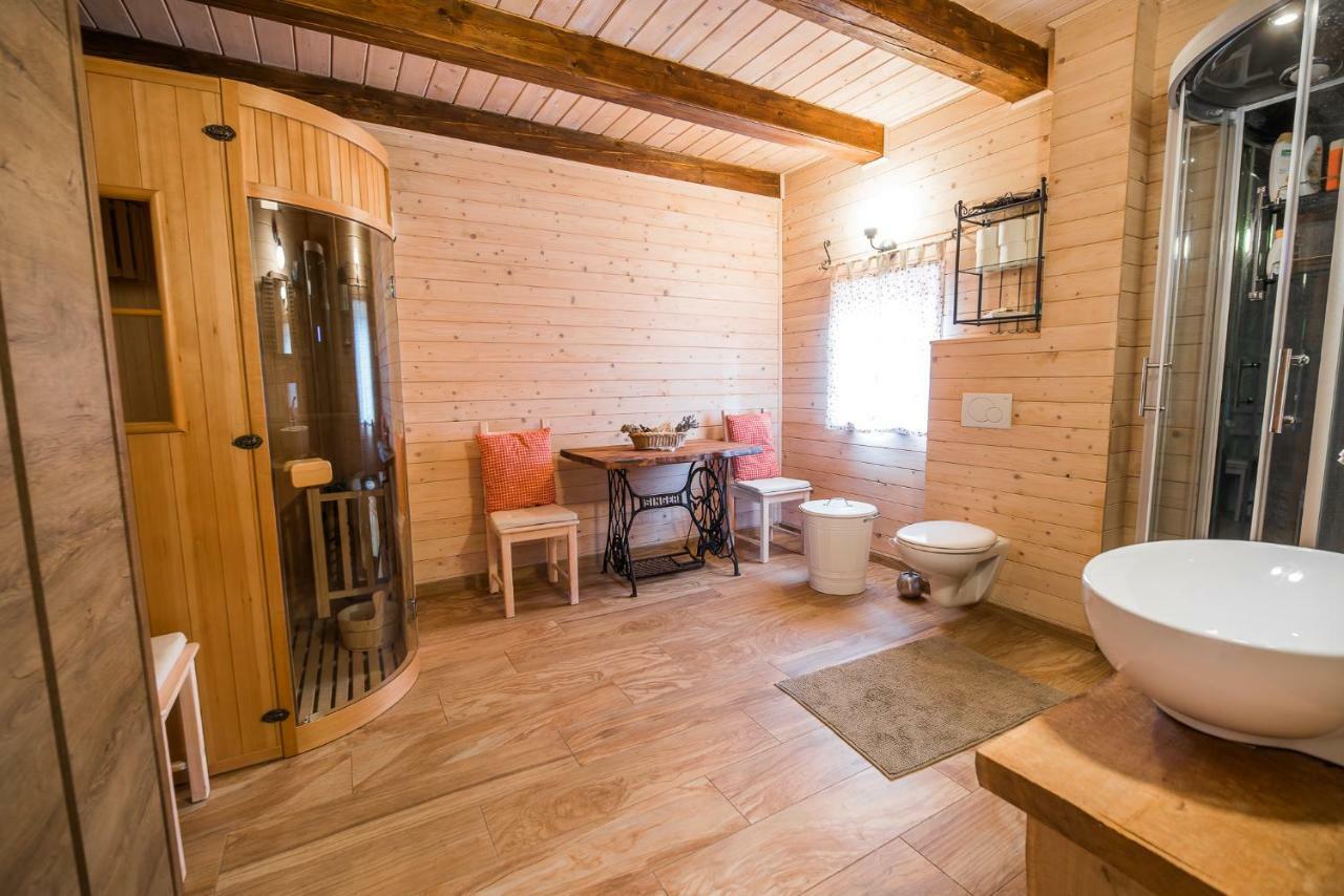 Bistrica ob Sotli Sunny House With Sauna מראה חיצוני תמונה